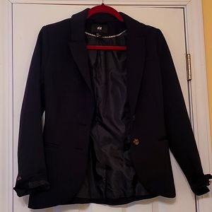 HM black blazer